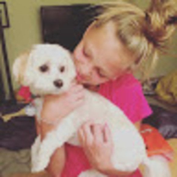 Meet your Posher, Anabelle - Picture 1 of 1